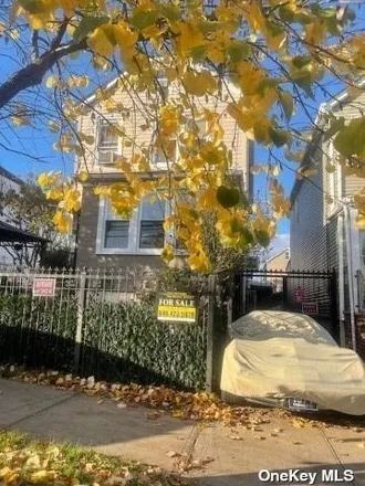 Buy this 3 bed house on 2225 Seward Avenue in New York, NY 10473