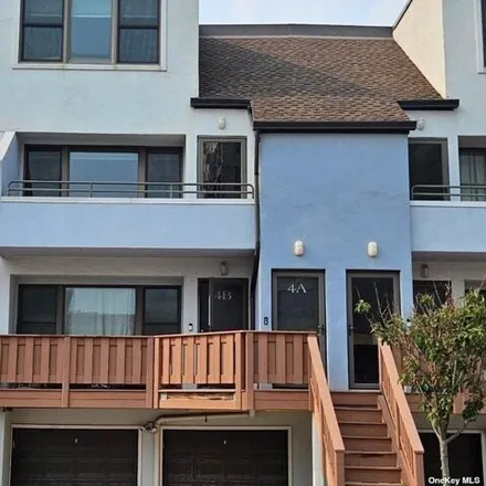 Image 1 - Sea Breeze Co-Op Townhouses, 165 East Broadway, City of Long Beach, NY 11561, USA - Townhouse for sale