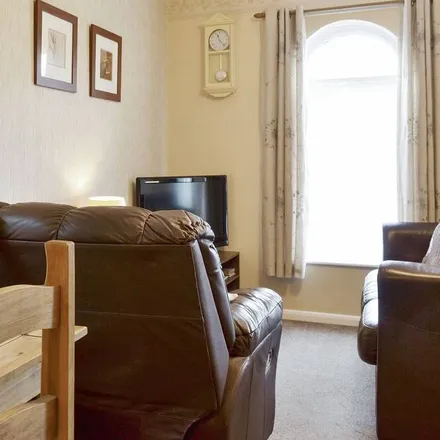 Rent this 2 bed townhouse on Cayton in YO11 3SB, United Kingdom