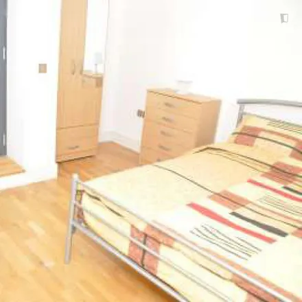 Rent this 3 bed room on 86 Copenhagen Place in Bow Common, London