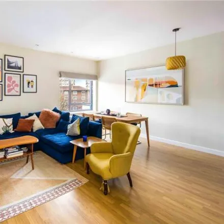 Image 1 - Victoria Wharf, 20 Palmers Road, London, E2 0SX, United Kingdom - Apartment for sale