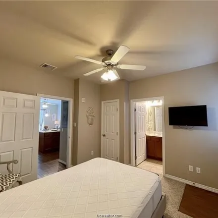 Image 9 - South Harvey Mitchell Parkway, College Station, TX 77842, USA - Condo for rent