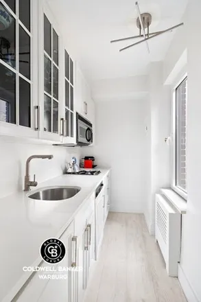 Image 3 - 52 East 72nd Street, New York, NY 10021, USA - Apartment for sale