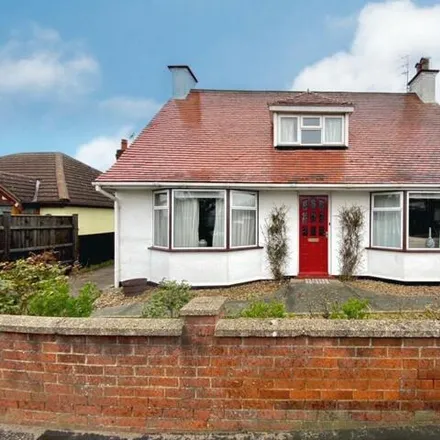 Image 1 - 300 Normanston Drive, Oulton Broad, NR32 2PS, United Kingdom - House for sale