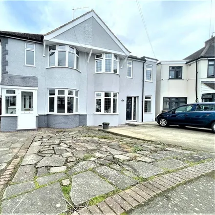 Rent this 3 bed duplex on Buckingham Avenue in Belle Grove, London
