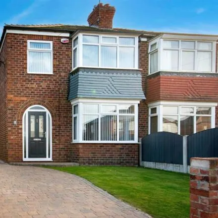 Buy this 3 bed duplex on Grange Avenue in Bawtry, DN10 6NS