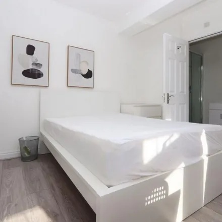Rent this 6 bed apartment on Basildon Avenue in London, IG5 0QE