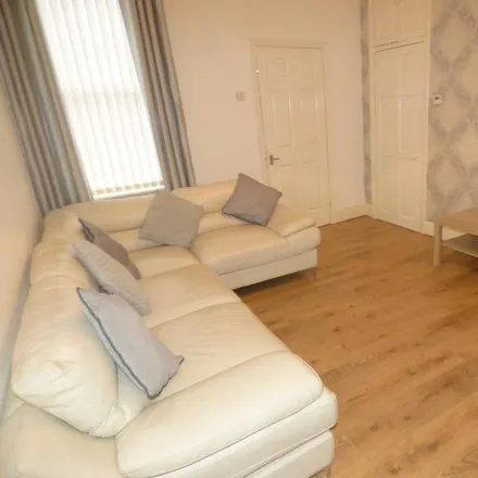 Image 2 - Warton Terrace, Newcastle upon Tyne, NE6 5DP, United Kingdom - Apartment for rent