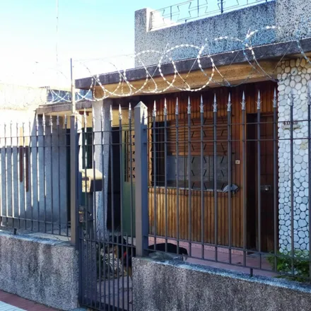 Buy this studio house on Cuenca in Quilmes Este, 1882 Ezpeleta