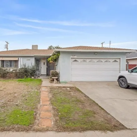 Buy this 3 bed house on 4665 North 7th Street in Fresno, CA 93726