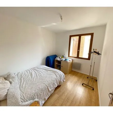 Rent this 3 bed apartment on 4 Rue Féart in 32000 Auch, France