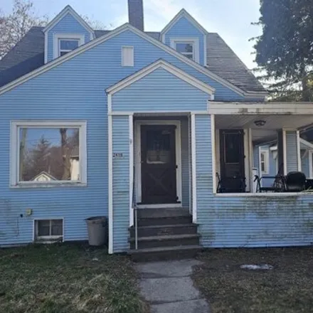 Buy this 6 bed house on 2487 State Street in Saginaw, MI 48602