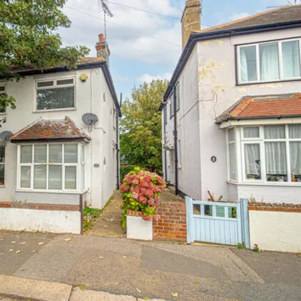 Buy this 2 bed apartment on Maldon Road in Southend-on-Sea, SS2 5AY