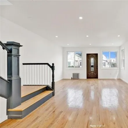 Image 6 - 115-26 148th Street, New York, NY 11436, USA - House for sale
