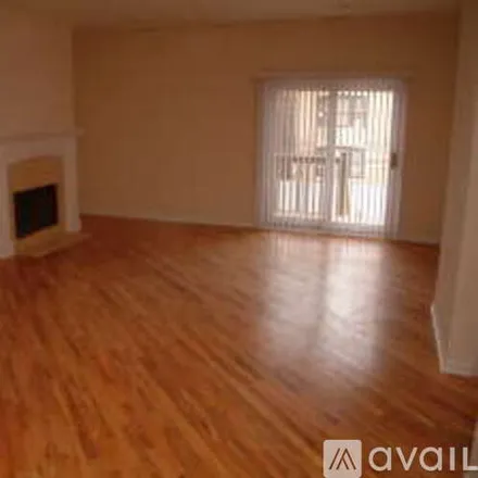 Image 7 - 1528 W Greenleaf Ave, Unit 2N - Apartment for rent