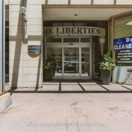 Image 6 - The Liberties on Bay, 717 Bay Street, Old Toronto, ON M5G 2J9, Canada - Apartment for rent