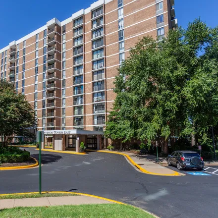 Buy this 1 bed condo on Idylwood Towers in Pimmit Drive, Idylwood