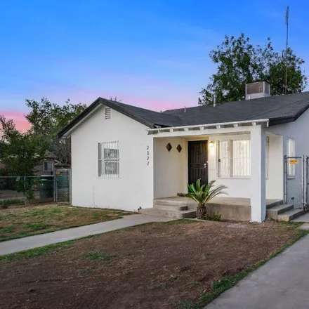 Buy this 3 bed house on 2327 South Holly Avenue in Fresno, CA 93706