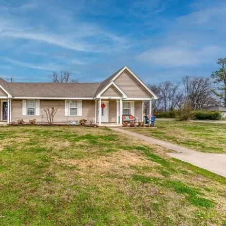 Buy this studio house on 285 Poinsett Street in Marked Tree, AR 72365