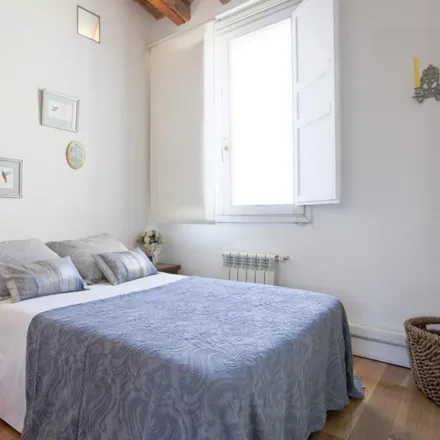 Rent this 1 bed apartment on Madrid in Costanilla de los Ángeles, 13