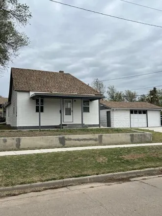 Buy this 2 bed house on 204 East Magnolia Street in Dodge City, KS 67801