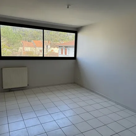 Rent this 2 bed apartment on 19 Rue de la République in 82200 Moissac, France