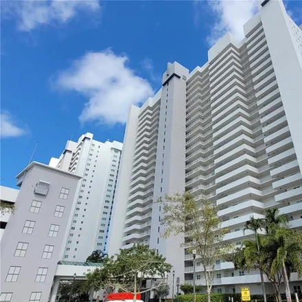 Image 1 - Ape Dos Menninos, 14951 Royal Oaks Lane, North Miami, FL 33181, USA - Condo for sale