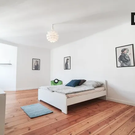 Rent this 2 bed room on Martin-Luther-Straße 18 in 10777 Berlin, Germany