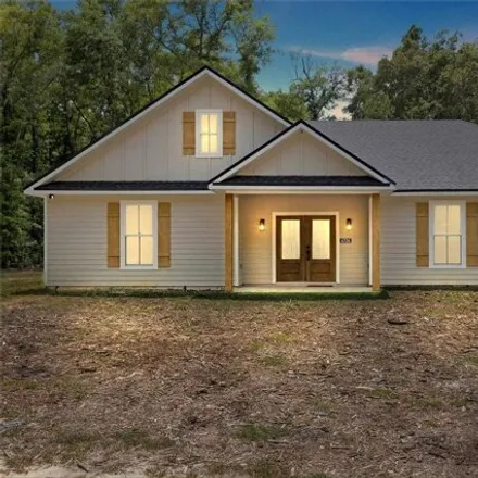 Buy this 3 bed house on 6326 NW 172nd St in Alachua, Florida