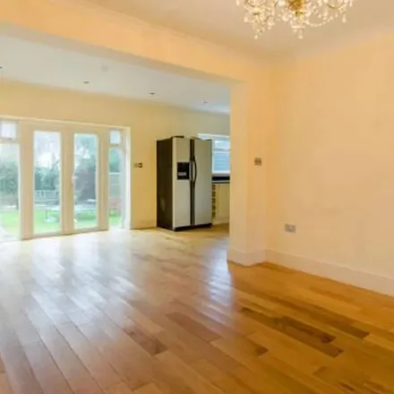 Rent this 5 bed apartment on Argyle Road / Avondale Avenue in Argyle Road, London