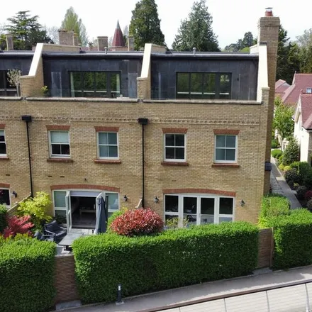 Rent this 3 bed house on Mill Lane in Taplow, SL6 0AG