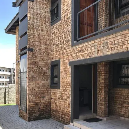 Image 2 - Benoni Education Centre, 217 Hazel Road, Ekurhuleni Ward 100, Benoni, 1509, South Africa - Apartment for rent