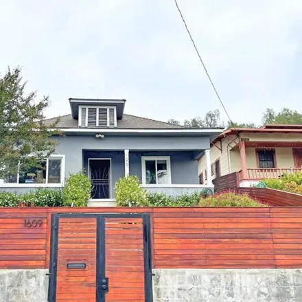 Rent this 3 bed house on 1644 Kemper Street in Los Angeles, CA 90065