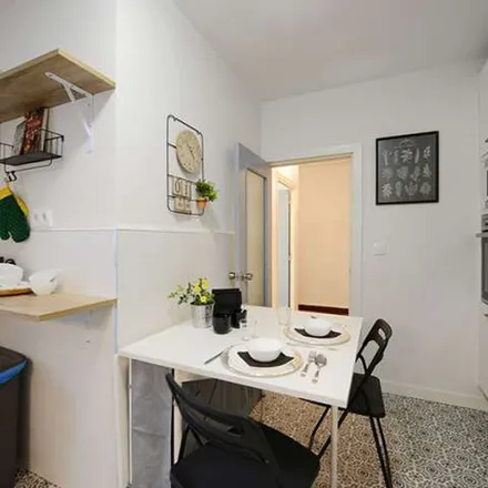 Image 6 - Calle Pintores Zubiaurre / Zubiaurre margolarien kalea, 2, 48012 Bilbao, Spain - Apartment for rent