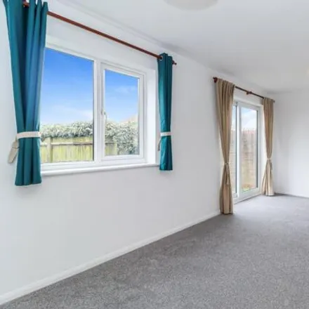 Image 3 - Shirley Road, Leavesden, WD5 0PP, United Kingdom - Apartment for sale