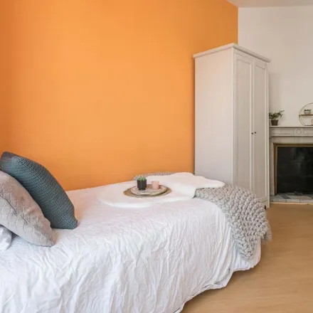 Rent this 1 bed apartment on Calle de Bailén in 28005 Madrid, Spain