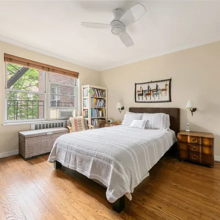 Image 4 - Grover Cleveland, 67-38 108th Street, New York, NY 11375, USA - Condo for sale