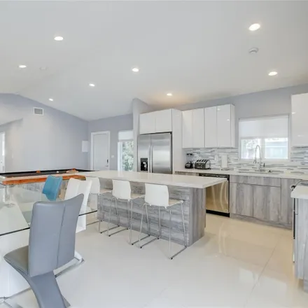 Image 7 - 1700 Northwest 28th Avenue, Rock Island, Fort Lauderdale, FL 33311, USA - House for sale