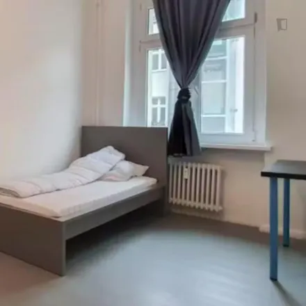 Rent this 3 bed room on Kottbusser Damm 30 in 10967 Berlin, Germany