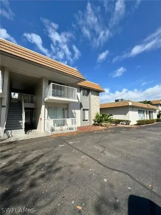 Rent this 1 bed condo on Bldg 500 in Halgrim Avenue, Fort Myers