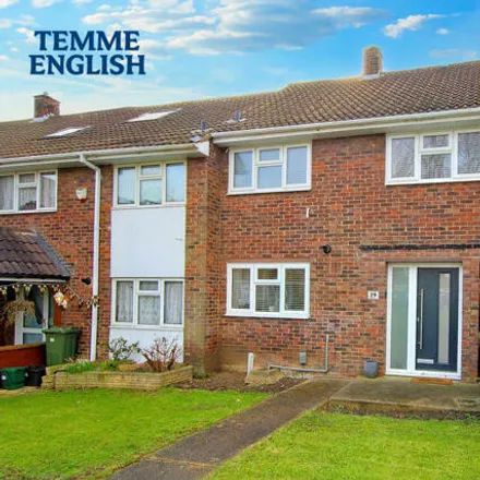 Buy this 3 bed townhouse on Cattawade Link in Basildon, SS14 2QF
