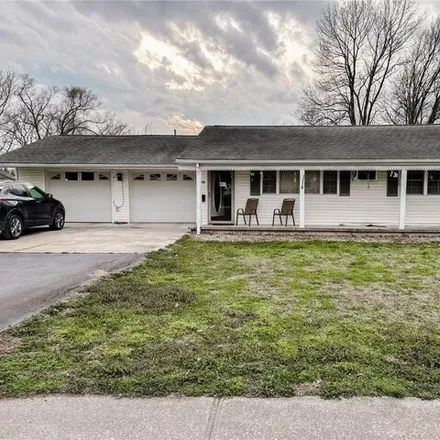 Image 1 - North 1st Street, Herrick, Shelby County, IL 62431, USA - House for sale