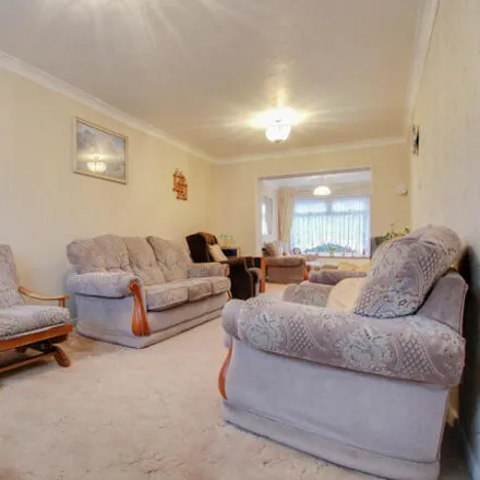 Image 4 - Great Spenders, Basildon, SS14 2NU, United Kingdom - Townhouse for sale