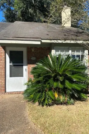 Buy this 2 bed townhouse on 462 Richview Road in Tallahassee, FL 32301