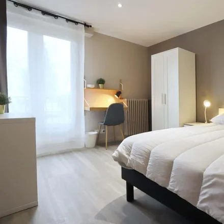 Rent this 1 bed room on 54 Rue de Châteaugiron in 35200 Rennes, France