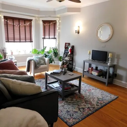 Image 3 - 623 Washington Boulevard, Oak Park, IL 60302, USA - Condo for sale