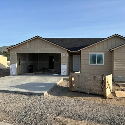 Buy this 3 bed house on 390 Emma Drive in Wenatchee, WA 98801