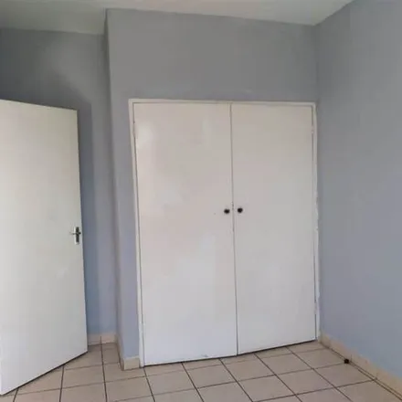 Image 3 - Bedford Avenue, Kleinfontein Lake, Benoni, 1500, South Africa - Apartment for rent