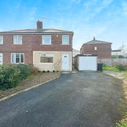 Image 1 - Swinnow Crescent, Pudsey, LS28 6NY, United Kingdom - Duplex for sale