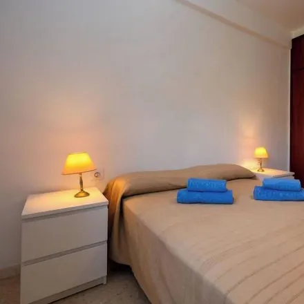 Rent this 3 bed apartment on Sant Vicenç de Montalt in Plaça de l'Església, 08394 Sant Vicenç de Montalt